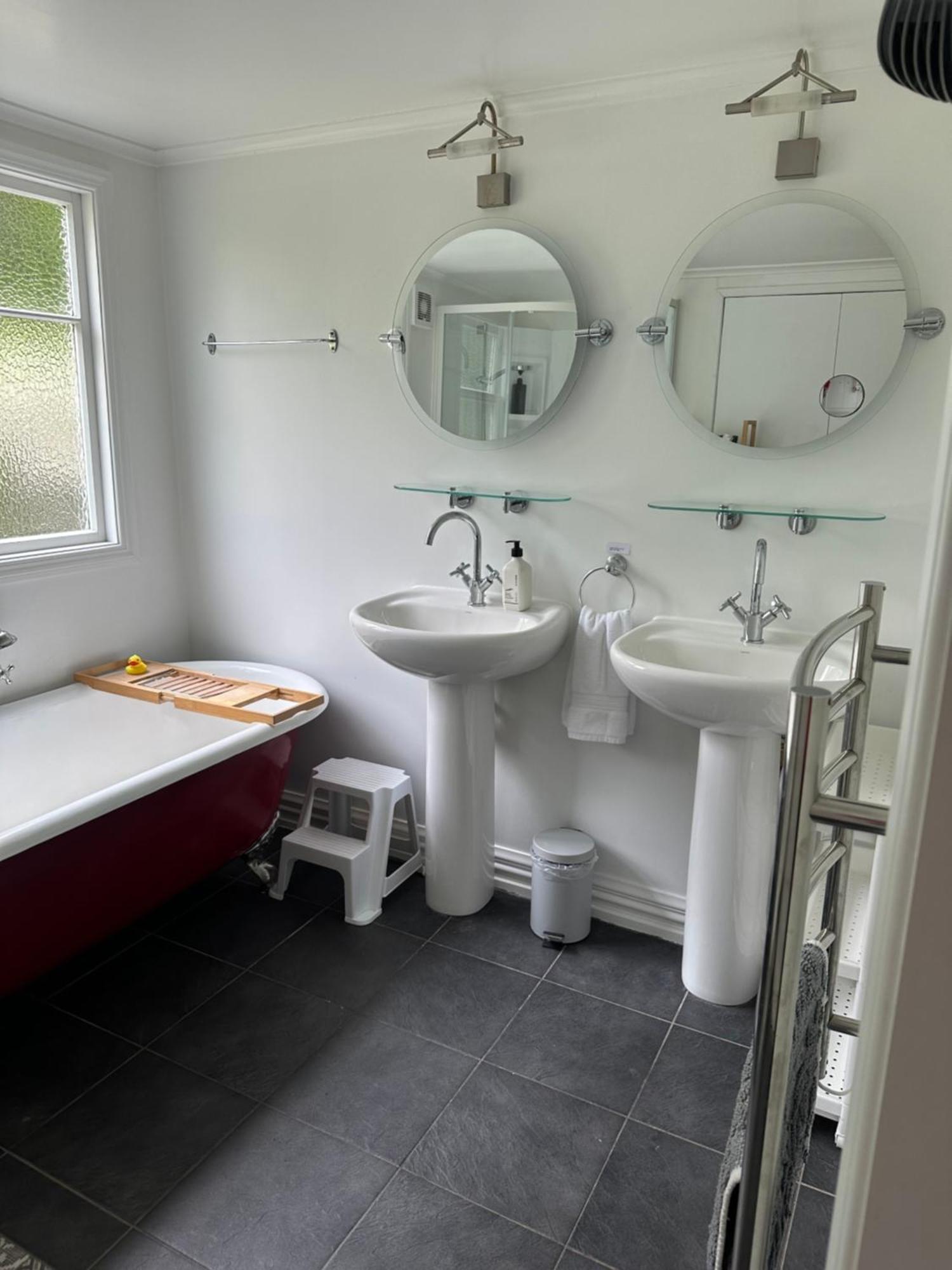 Renwick In The City Nelson, 10Min Walk To City Centre, Full Kitchen, Fast Fibre Wifi, Drive 13Min To Airport, 5Min To Hospital, Quiet Street, Dog Friendly 外观 照片