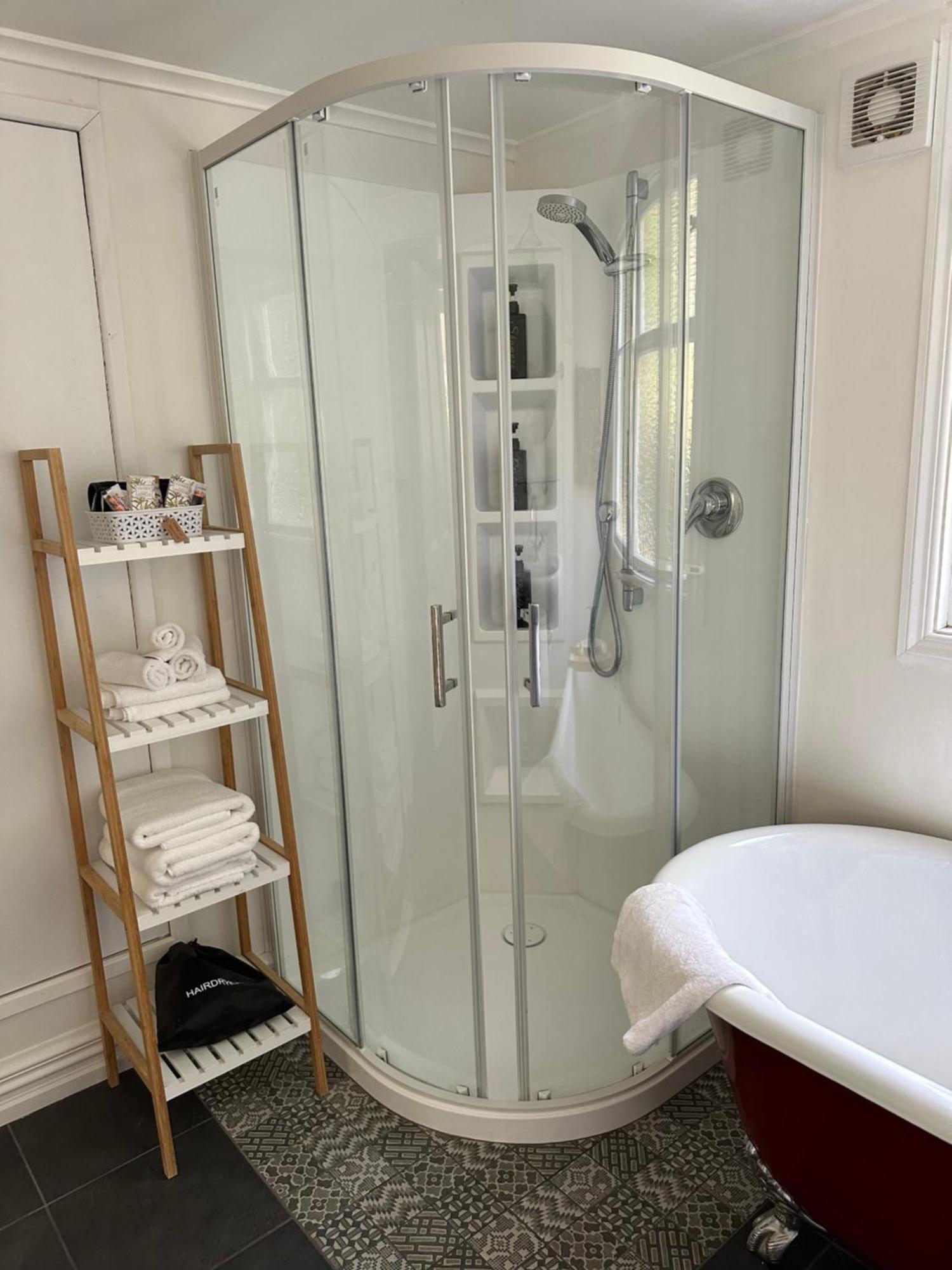Renwick In The City Nelson, 10Min Walk To City Centre, Full Kitchen, Fast Fibre Wifi, Drive 13Min To Airport, 5Min To Hospital, Quiet Street, Dog Friendly 外观 照片